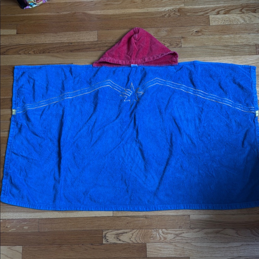 Hanna Andersson Captain Marvel Blue Red 100% cotton towel hooded swim